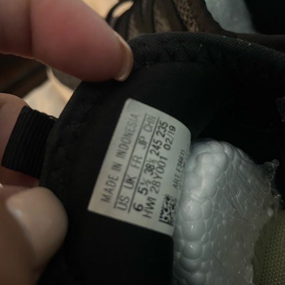 Adidas sneakers - Picture 8 of 8